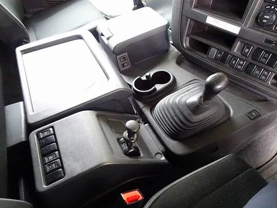 ギガ 13.7t 4軸 アルミウイング リアエアサス 380ps