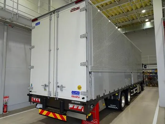 ギガ 13.7t 4軸 アルミウイング リアエアサス 380ps