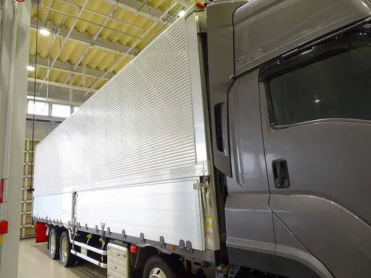 ギガ 13.7t 4軸 アルミウイング リアエアサス 380ps