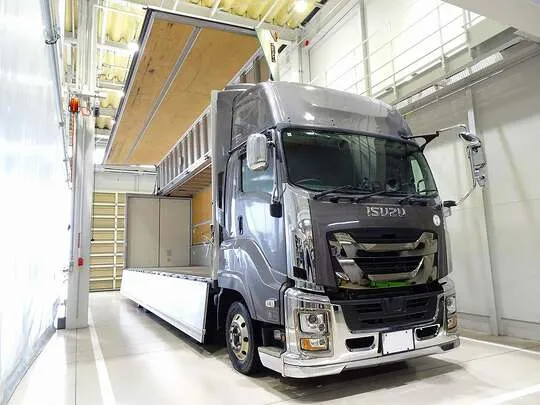 ギガ 13.7t 4軸 アルミウイング リアエアサス 380ps