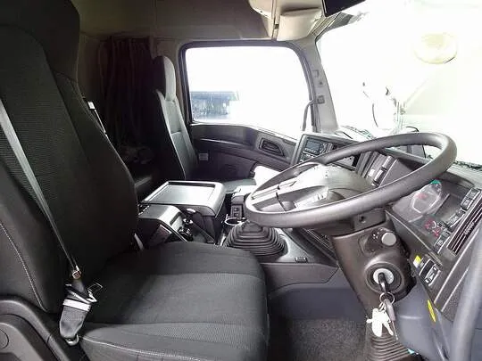 ギガ 13.7t 4軸 アルミウイング リアエアサス 380ps