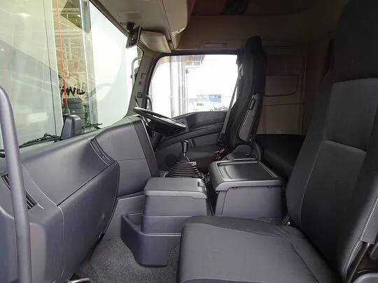 ギガ 13.7t 4軸 アルミウイング リアエアサス 380ps