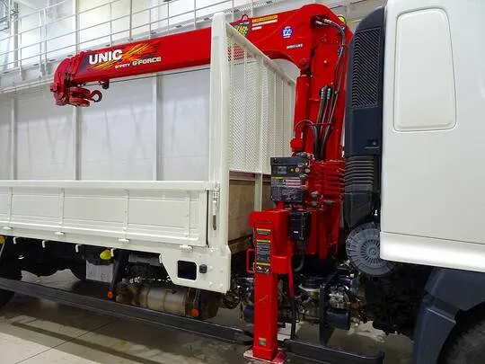 レンジャー 2.45t 標準ベッド付 ユニック4段クレーン付 210ps