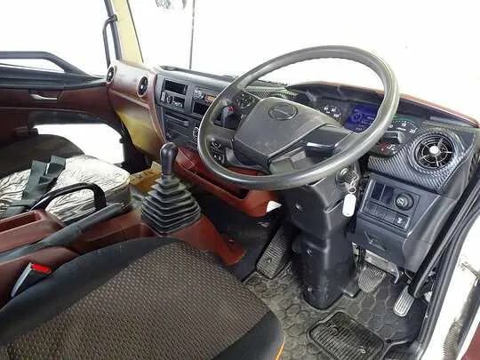 レンジャー 2.45t 標準ベッド付 ユニック4段クレーン付 210ps