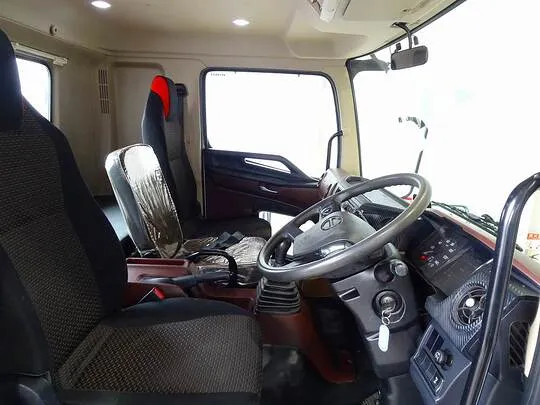 レンジャー 2.45t 標準ベッド付 ユニック4段クレーン付 210ps