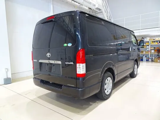 ハイエースバン スーパーGL ダークプライムⅡ 1t 4WD 2/5人乗り 5ドア