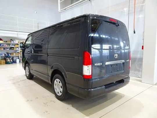 ハイエースバン スーパーGL ダークプライムⅡ 1t 4WD 2/5人乗り 5ドア