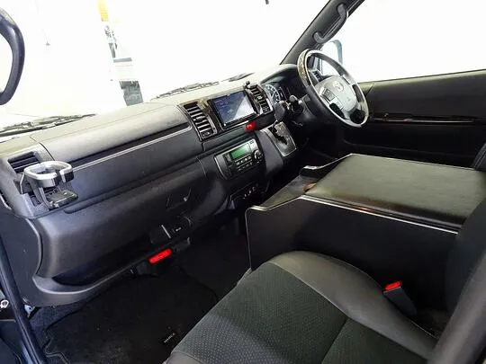 ハイエースバン スーパーGL ダークプライムⅡ 1t 4WD 2/5人乗り 5ドア