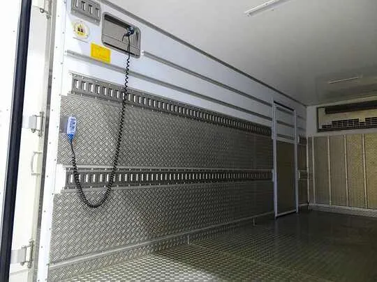 エルフ 2t 高床 標準ロング 低温冷凍車 スタンバイ/格納ゲート付