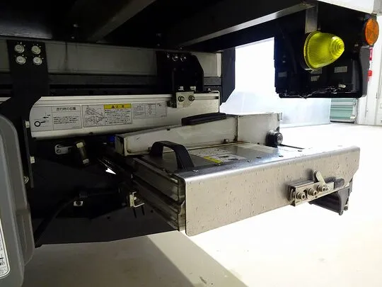 エルフ 2t 高床 標準ロング 低温冷凍車 スタンバイ/格納ゲート付