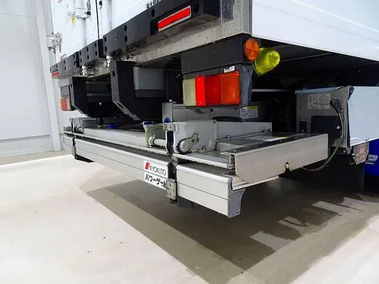 エルフ 2t 高床 標準ロング 低温冷凍車 スタンバイ/格納ゲート付