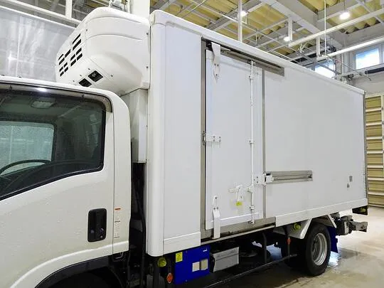 エルフ 2t 高床 標準ロング 低温冷凍車 スタンバイ/格納ゲート付