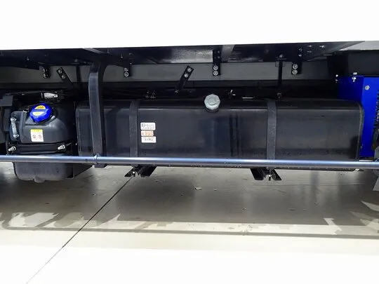 エルフ 2t 高床 標準ロング 低温冷凍車 スタンバイ/格納ゲート付