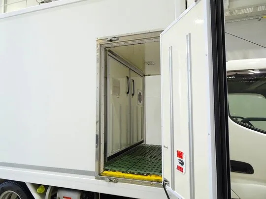 デュトロ 1.5t FJL 標準セミロング 低温冷凍車 2室式 左右サイドドア 総重量5t未満