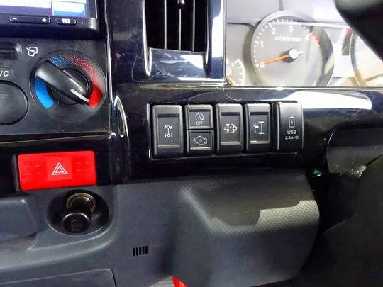 エルフ 1.8t 4WD FFL 標準 Wキャブ/垂直PG付 総重量5t未満