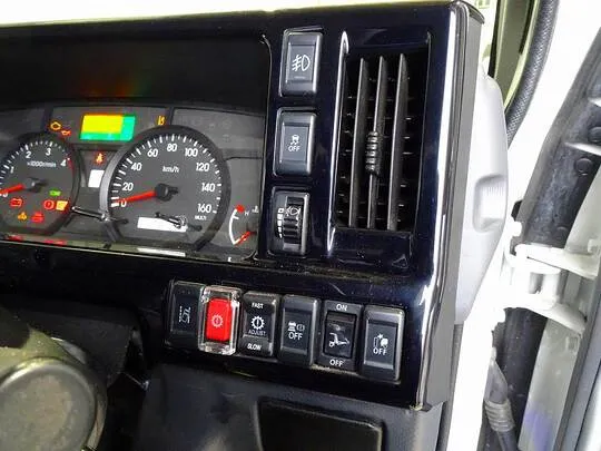 エルフ 1.8t 4WD FFL 標準 Wキャブ/垂直PG付 総重量5t未満