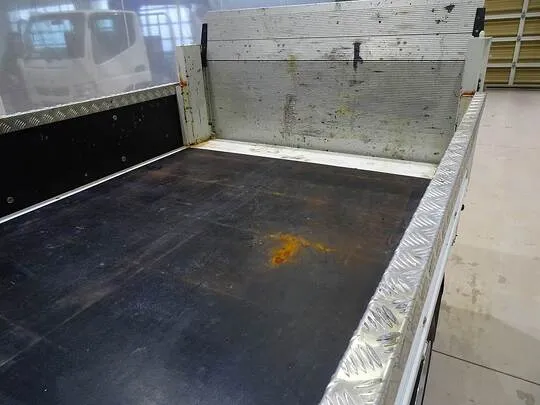 エルフ 1.8t 4WD FFL 標準 Wキャブ/垂直PG付 総重量5t未満