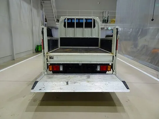 エルフ 1.8t 4WD FFL 標準 Wキャブ/垂直PG付 総重量5t未満