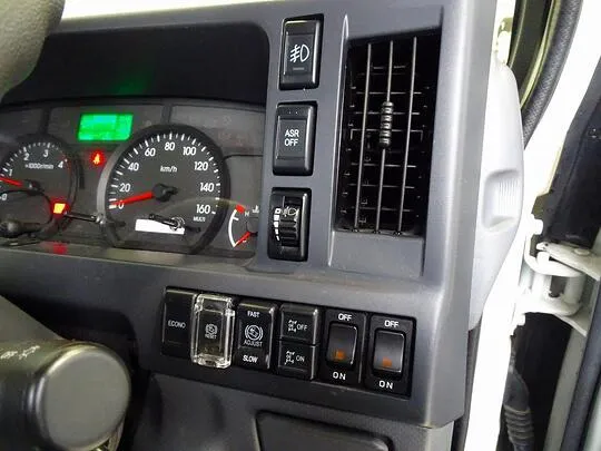 エルフ 2t  標準 タダノ3段クレーン付