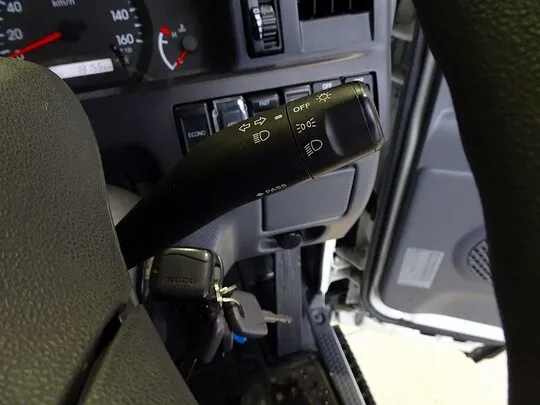 エルフ 2t  標準 タダノ3段クレーン付