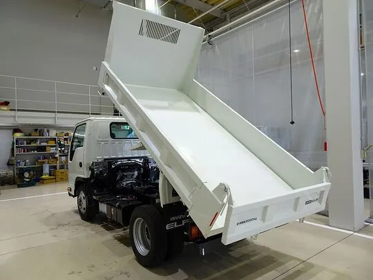 エルフ 2t 4WD FFL 強化ダンプ 未使用車