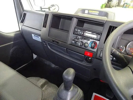 エルフ 2t 4WD FFL 強化ダンプ 未使用車