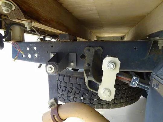 エルフ 1.5t 4WD FFL Sタイヤ 平ボデー