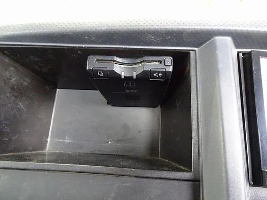 エルフ 1.5t 4WD FFL Sタイヤ 平ボデー