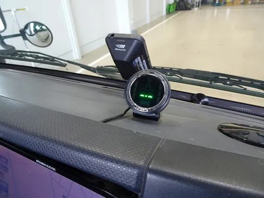 エルフ 1.5t 4WD FFL Sタイヤ 平ボデー