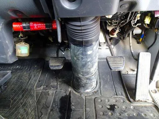 エルフ 1.5t 4WD FFL Sタイヤ 平ボデー