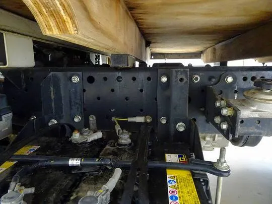 エルフ 1.5t 4WD FFL Sタイヤ 平ボデー