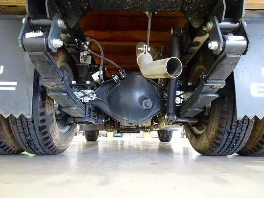 エルフ 1.55t 4WD FFL Wタイヤ 平ボデー