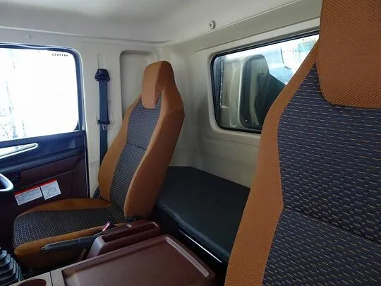 レンジャー 3.65t 標準ベッド付 平ボデー 210ps