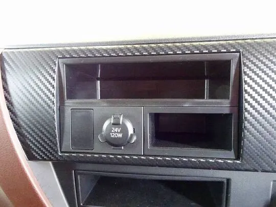 レンジャー 3.65t 標準ベッド付 平ボデー 210ps