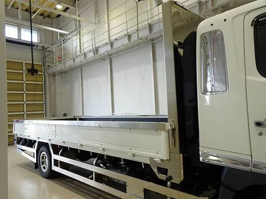 レンジャー 3.65t 標準ベッド付 平ボデー 210ps