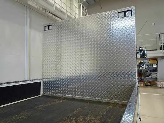 レンジャー 3.65t 標準ベッド付 平ボデー 210ps