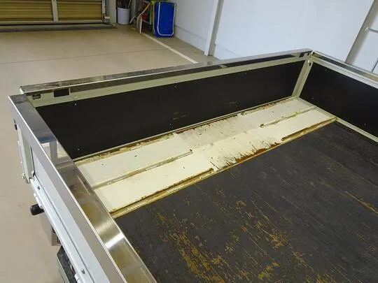 レンジャー 3.65t 標準ベッド付 平ボデー 210ps