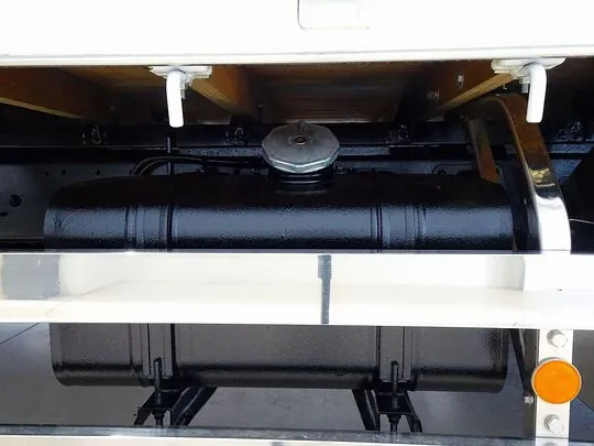 レンジャー 3.65t 標準ベッド付 平ボデー 210ps