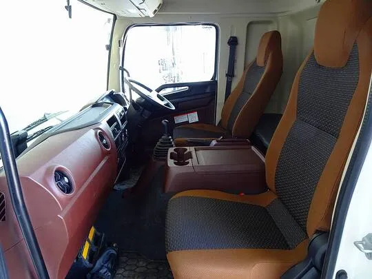 レンジャー 3.65t 標準ベッド付 平ボデー 210ps