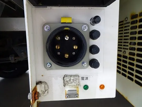 デュトロ 2t 4WD FJL ワイドロング 低温冷凍車 スタンバイ付