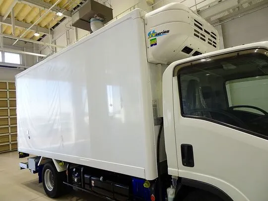 エルフ 2t 高床 標準ロング 低温冷凍車 スタンバイ/格納ゲート付