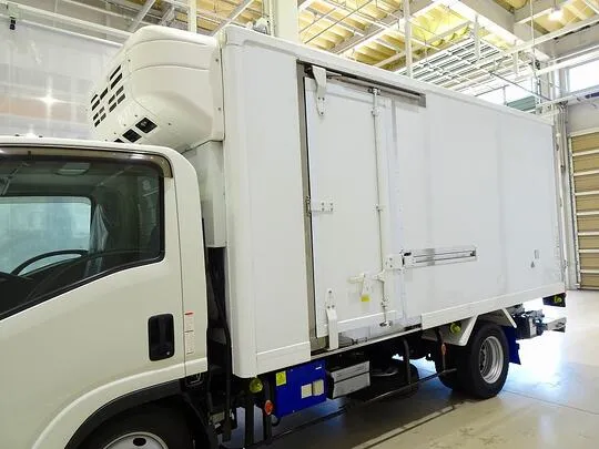 エルフ 2t 高床 標準ロング 低温冷凍車 スタンバイ/格納ゲート付