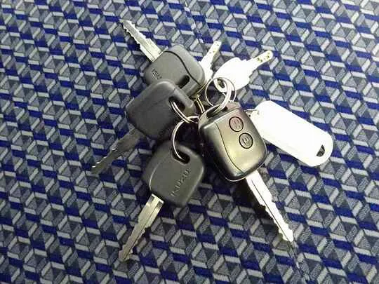エルフ 2t 高床 標準ロング 低温冷凍車 スタンバイ/格納ゲート付