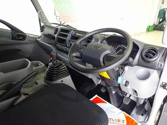 デュトロ 3t 4WD 高床 ワイドロング ユニック4段クレーン付 未使用車