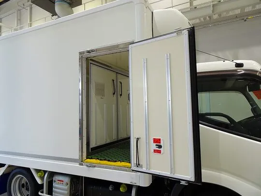 デュトロ 1.5t FJL 標準セミロング 低温冷凍車 2室式 左右サイドドア 総重量5t未満