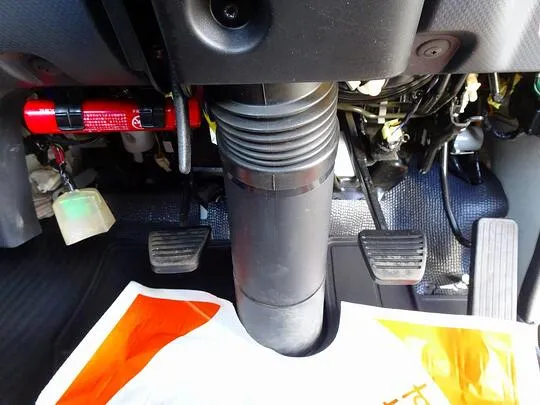エルフ 1.55t 4WD FFL Wタイヤ 平ボデー