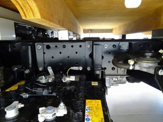エルフ 1.55t 4WD FFL Wタイヤ 平ボデー