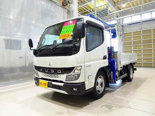 キャンター 3t 全低床 標準セミロング タダノ4段クレーン付 未使用車