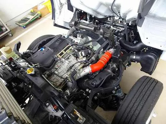 キャンター 3t 全低床 標準セミロング タダノ4段クレーン付 未使用車