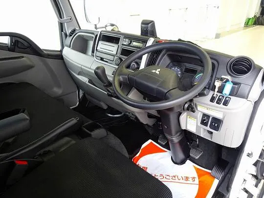 キャンター 3t 全低床 標準セミロング タダノ4段クレーン付 未使用車